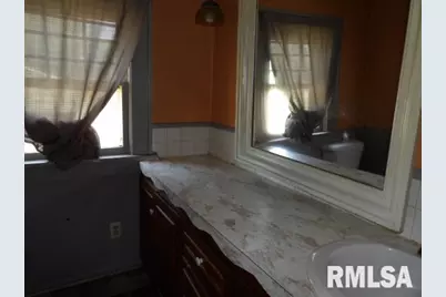 210 W Lincoln Street, Harrisburg, IL 62946 - Photo 11