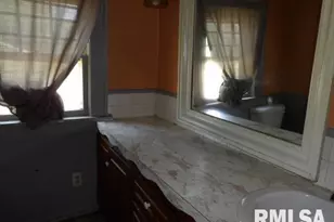 210 W Lincoln St, Harrisburg, IL 62946 - Photo 11