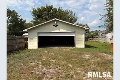 210 W Lincoln Street, Harrisburg, IL 62946 - Photo 3