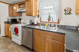 1111 S Jefferson St, Salem, IL 62881 - Photo 11