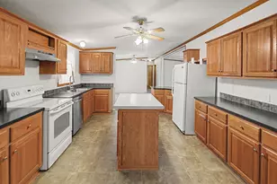 1111 S Jefferson St, Salem, IL 62881 - Photo 15