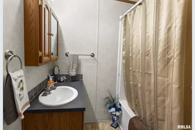 1111 S Jefferson Street, Salem, IL 62881 - Photo 21