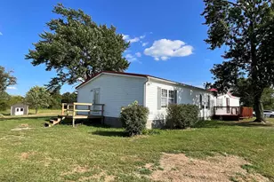 7106 Krutsinger Rd, Kinmundy, IL 62854 - Photo 3