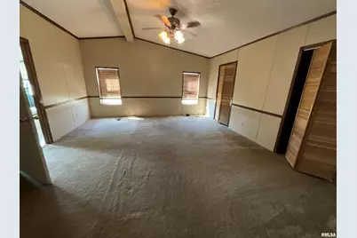 7106 Krutsinger Road, Kinmundy, IL 62854 - Photo 11