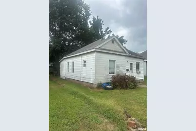 204 E Chester Street, Pinckneyville, IL 62274 - Photo 3