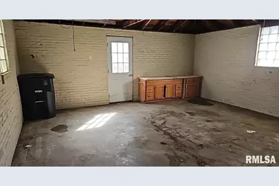 200 W Delaware Street, Fairfield, IL 62837 - Photo 9