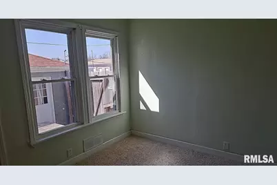 200 W Delaware Street, Fairfield, IL 62837 - Photo 19