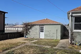 200 W Delaware St, Fairfield, IL 62837 - Photo 7