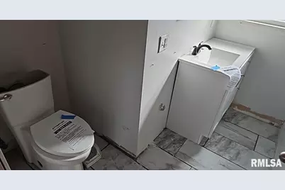 200 W Delaware Street, Fairfield, IL 62837 - Photo 17