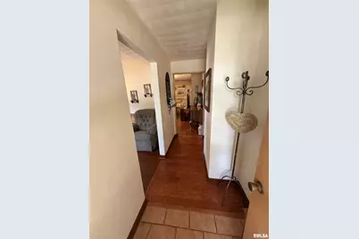 411 Sunset Drive, Centralia, IL 62801 - Photo 3