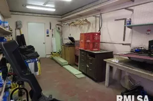 736 N Mill St, Carrier Mills, IL 62917 - Photo 35