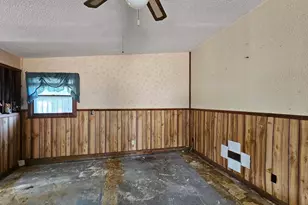 518 Fife St, Carrier Mills, IL 62917 - Photo 17