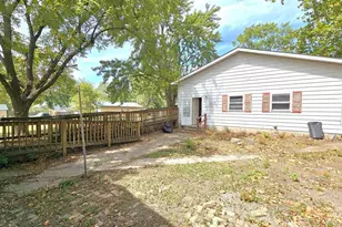 518 Fife St, Carrier Mills, IL 62917 - Photo 3
