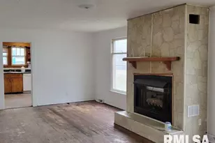 617 N 14th St, Herrin, IL 62948 - Photo 3