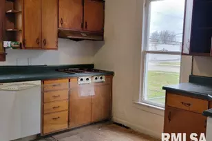 617 N 14th St, Herrin, IL 62948 - Photo 15