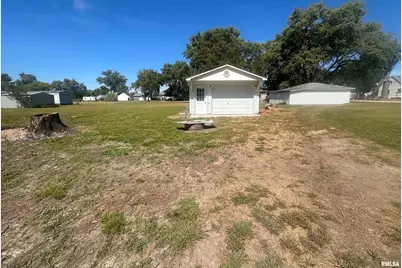 307 S Cherry Street, Iuka, IL 62849 - Photo 3