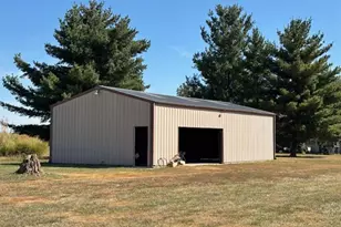 962 Red Stripe Rd Rd, Sandoval, IL 62882 - Photo 3