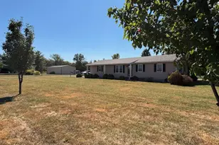 962 Red Stripe Rd Rd, Sandoval, IL 62882 - Photo 7