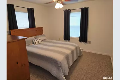 505 S 2nd Street, Marion, IL 62959 - Photo 9