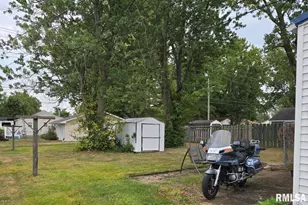 505 S 2nd St, Marion, IL 62959 - Photo 21