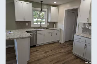 515 S 6th Street, Earlville, IL 62932 - Photo 7