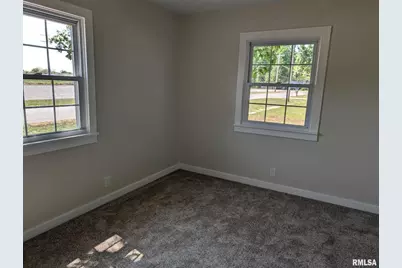 515 S 6th Street, Earlville, IL 62932 - Photo 17