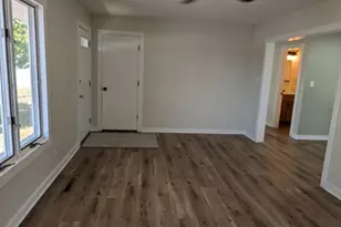 515 S 6th St, Earlville, IL 62932 - Photo 3