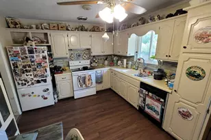 1133 W Boone St, Salem, IL 62881 - Photo 9