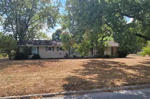 1133 W Boone St, Salem, IL 62881 - Photo 17