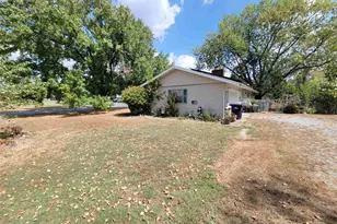 1133 W Boone St, Salem, IL 62881 - Photo 3