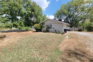 1133 W Boone St, Salem, IL 62881 - Photo 19