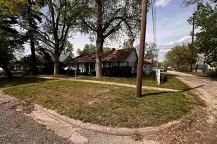 810 E 7th St, Centralia, IL 62801 - Photo 5