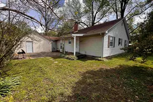 810 E 7th St, Centralia, IL 62801 - Photo 9