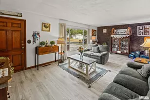 17 Crestwood Dr, Centralia, IL 62801 - Photo 5