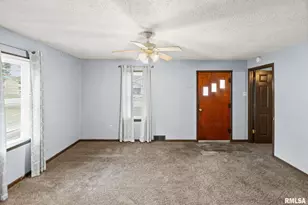 721 W Whittaker St, Salem, IL 62881 - Photo 7