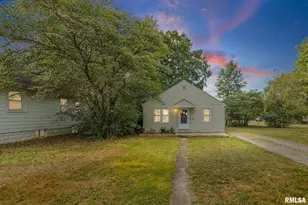 721 W Whittaker St, Salem, IL 62881 - Photo 3