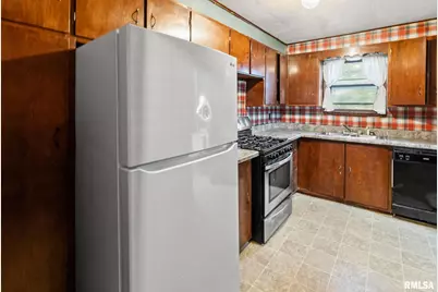 721 W Whittaker Street, Salem, IL 62881 - Photo 15