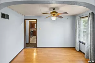 721 W Whittaker St, Salem, IL 62881 - Photo 11