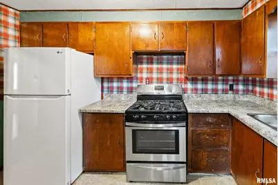 721 W Whittaker Street, Salem, IL 62881 - Photo 17