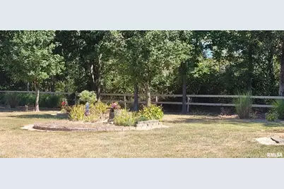 1670 Woods Lane, Centralia, IL 62801 - Photo 23