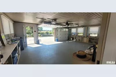 1670 Woods Lane, Centralia, IL 62801 - Photo 17