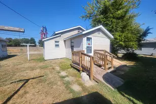 718 W Water St, Pinckneyville, IL 62274 - Photo 3