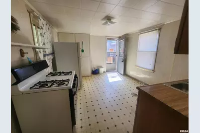 718 W Water Street, Pinckneyville, IL 62274 - Photo 11