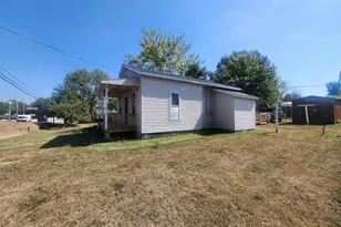 718 W Water St, Pinckneyville, IL 62274 - Photo 7