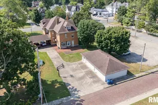 216 W Poplar St, Harrisburg, IL 62946 - Photo 3