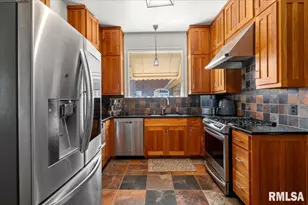 216 W Poplar St, Harrisburg, IL 62946 - Photo 5