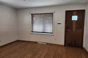 510 N Main St, Chicago, IL 62898 - Photo 3