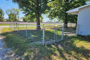 510 N Main St, Chicago, IL 62898 - Photo 27