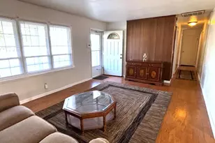 2633 S Broadway Ave, Salem, IL 62881 - Photo 9