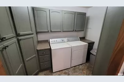 2633 S Broadway Avenue, Salem, IL 62881 - Photo 33